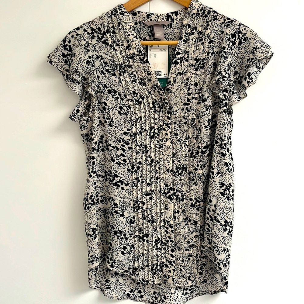 H&M black and white top
